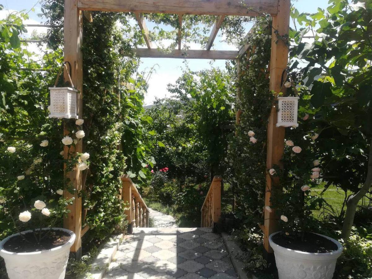 My Garden Hotel Tbilisi Bagian luar foto